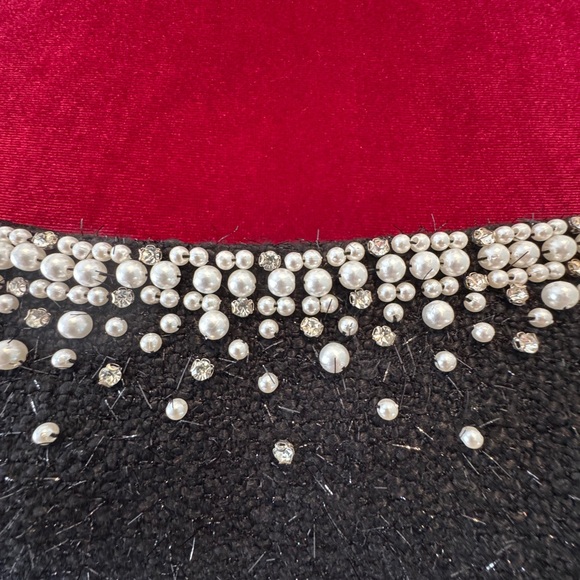 🦄 Mac Duggal Sz 2 Elegant Black Dress with Pearl Accents SAMPLE - Picture 5 of 12